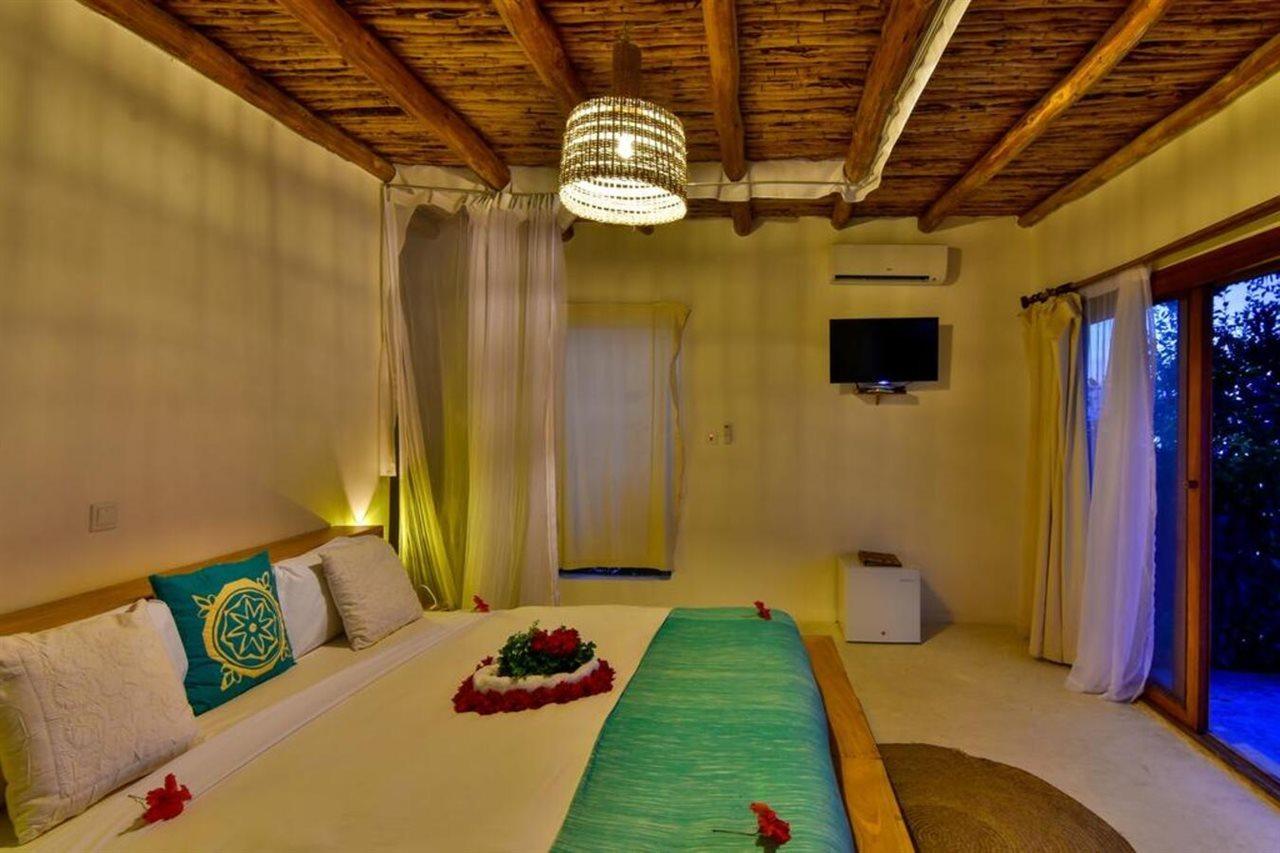 Zanbluu Beach Hotel Kiwengwa  Bagian luar foto
