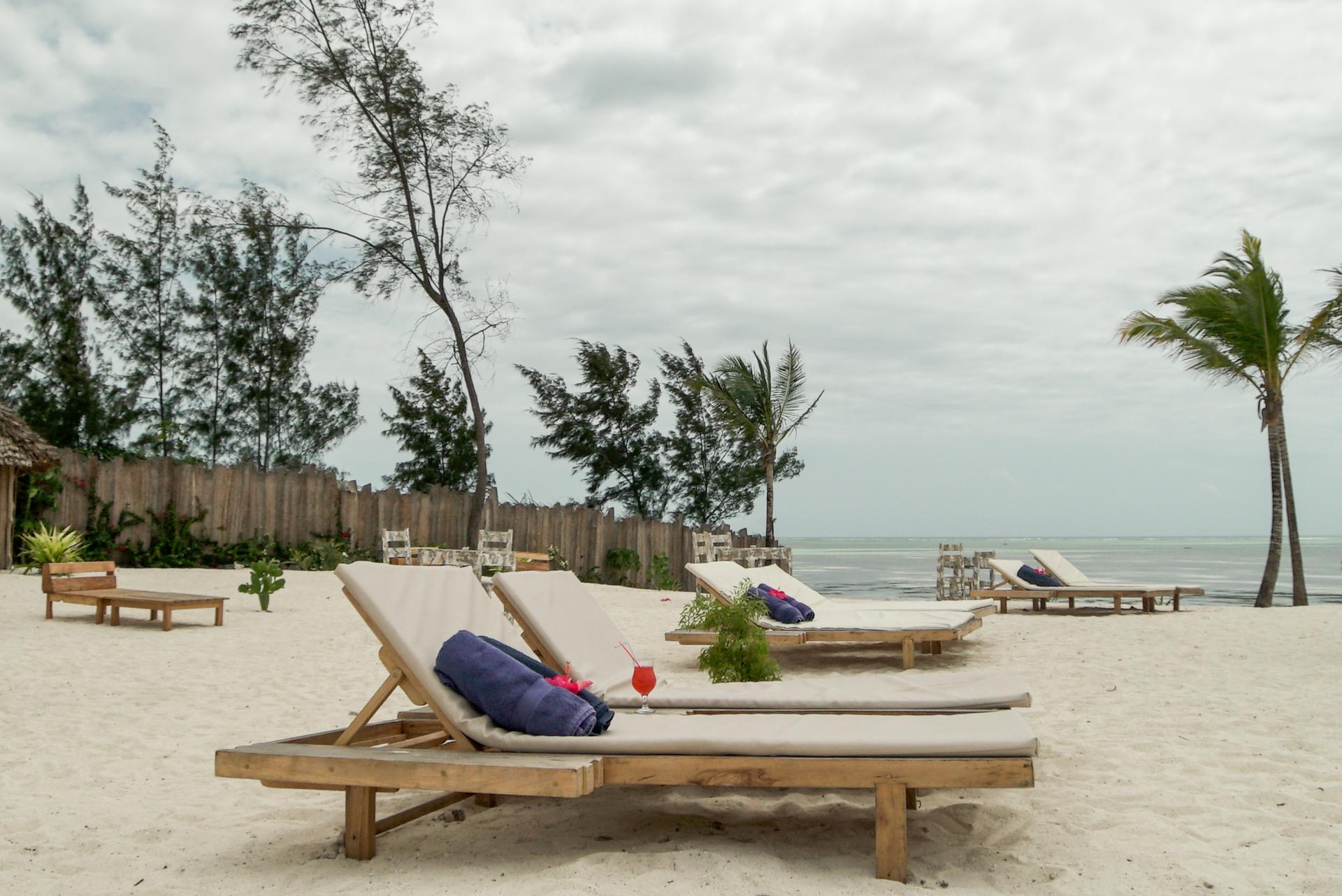 Zanbluu Beach Hotel Kiwengwa  Bagian luar foto